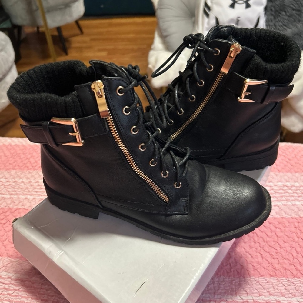 TOP Moda Black Ankle Boots with Gold Zippers